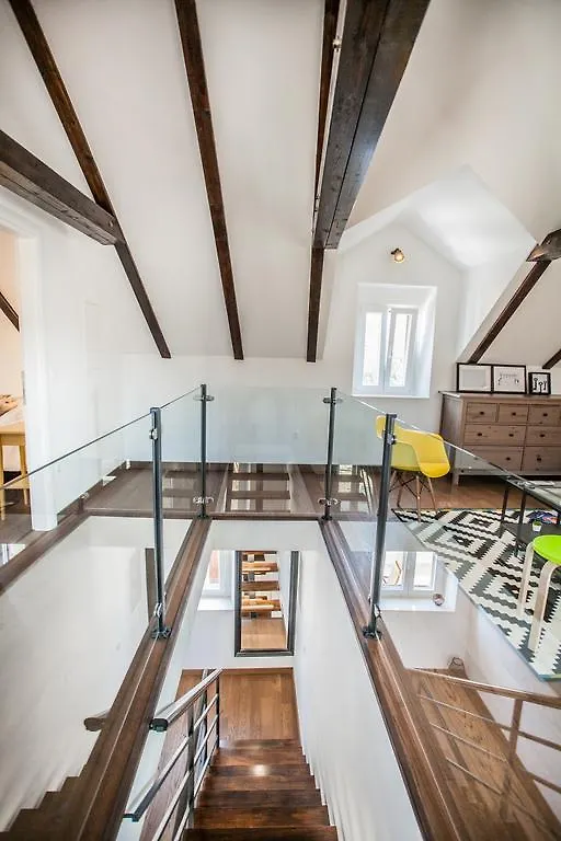 Tinel Longo Villa Trogir
